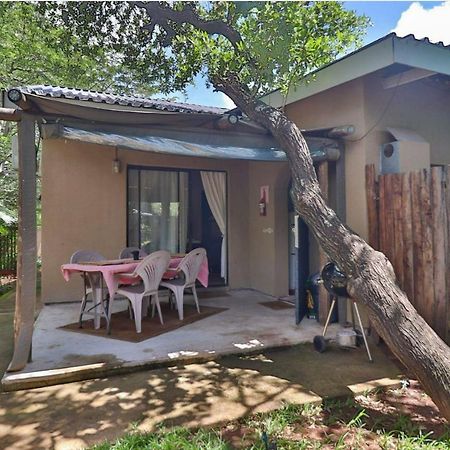 Gecko Cottages Hectorspruit ภายนอก รูปภาพ